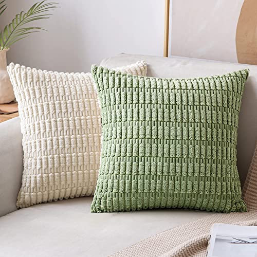 FATCAT 2er Set Kordsamt Kissenbezüge Weich Kissenhülle Dekorative Sofakissen Dekokissen Boho Zierkissenbezug für Sofa Schlafzimmer Wohnzimmer 45x45cm, Beige+Bohnengrün