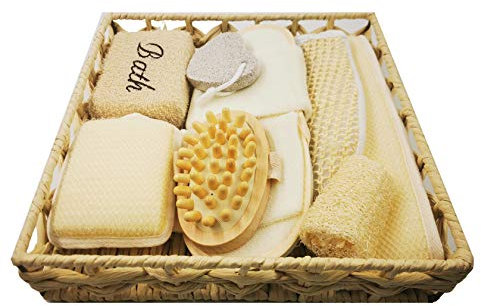 Berilo Wellness-Set, 8-teiliges Zubehör-Set im Rattankorb mit Badelatschen Peelingband Bad Schwamm Massagebürste Haarbürste Duschschwamm Luffa Gurke Fußreibe (Hell), Tiefenreinigung, sanftes Peeling