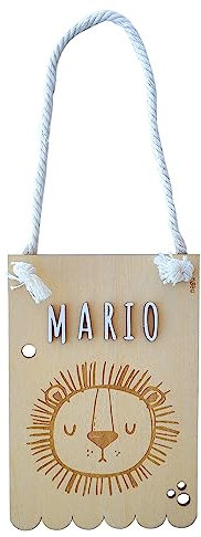 nagu® Löwe. Holzwimpel-Girlande mit dem Namen des Babys zum Aufhängen an der Tür oder als Wanddekoration im Kinderzimmer. Personalisierte Plakette für Jungen oder Mädchen, ideal als Geschenk