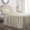 Lush Decor Tagesdecken-Set mit Rüschenrock, 3-teilig, luxuriöses Bauernhaus-Bettwäsche-Set, elegant, charmantes Rüschendetail, Zeitloser Stil und klassisches Design, weich und leicht, Kingsize,