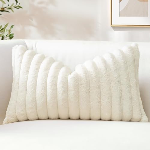 Sungeek 1 Stück Plüsch Samt Kissenbezug, Kunstpelz Weich Kissenbezüge Sofakissen Dekokissen Deko Zierkissenbezüge Flauschig Kissenhülle für Schlafzimmer Wohnzimmer (30x50cm, Cremeweiß)