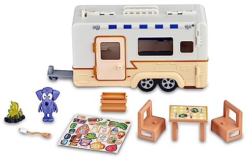 Bluey - Campervan, Juguete de la Caravana de Vacaciones, 1 Figura articulada de la Serie, 6 Accesorios de Camping y Pegatinas Decorativas, para niños y niñas +3 años, Famosa (BLY50000)