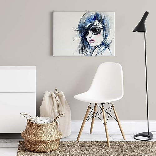 A.S. Création Leinwandbild Frau mit Sonnenbrille - Kunstdruck blau - 70x50 cm Querformat - moderne Wanddekoration Schlafzimmer Wohnzimmer Küche - Bild auf Keilrahmen
