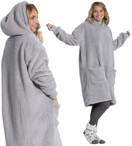 ZOLLNER Hoodie Decke extra flauschig - kuscheliger und Warmer Couchpullover mit Ärmeln - mit praktischen Taschen und Kapuze - Einheitsgröße - waschbar bis 30°C – Oeko Tex® Zertifiziert