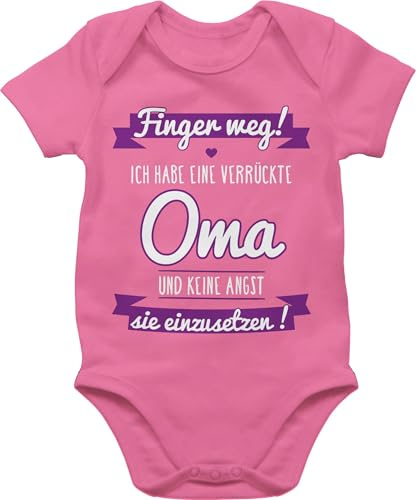 Shirtracer - Baby Body Kurzarm - Sprüche - Finger weg ich habe eine verrückte Oma I
