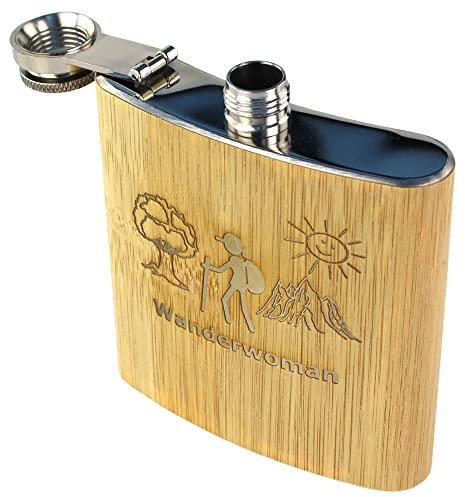 Flachmann mit Gravur Wanderwoman - Geschenk für Wanderinnen und Outdoor Liebhaberinnen, Schnapsgeschenk in Holz Optik mit witzigem Spruch für die beste Freundin