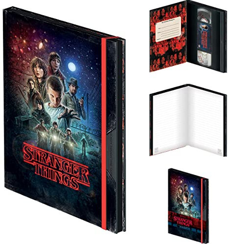 Stranger Things Notizbuch (Staffel 1 VHS-Design) A5 Premium Journal Notizbuch, Notizbuch, Schreibbuch, Notizbücher A5 & Stranger Things Geschenke – Offizielles Stranger Things Merchandise