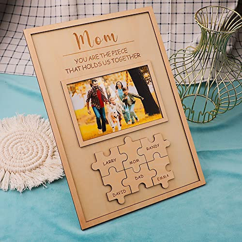 Muttertag Geschenk für Mama, personalisierte Mama Sie sind das Stück, das uns zusammenhält Puzzle-Zeichen, personalisierte Familie hölzerne Plaque Bilderrahmen für Mama von Tochter