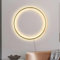 AstrizLamp LED Ring Wandleuchte Innen Wandleuchte Kreis 50cm Gold Große Indirekte Beleuchtung Wand Licht Dimmbar mit Stecker USB Wohnzimmer Runde Wandlampe für Hintergrund Deko Büro Flur Geschäft