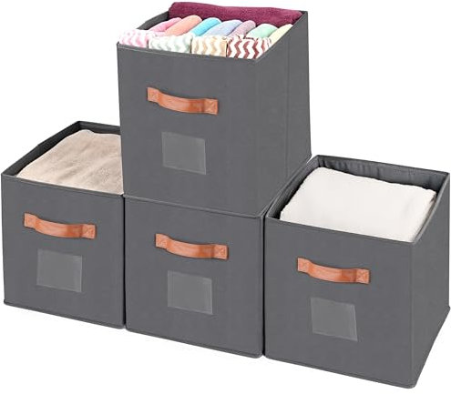 Winter Shore Cajas de Almacenamiento en Forma de Cubo Gris con Portaetiquetas [Pack de 4] - Cestas de Almacenaje de Tela Plegables con Asas para Organizar Ropa, Estantes, Guardería - 38 x 33 x 35.5 cm