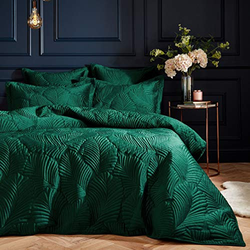 Paoletti Palmeria Quilted Duvet Cover Set – Luxe Embroidered Velvet Bedding (Emerald – Super King)