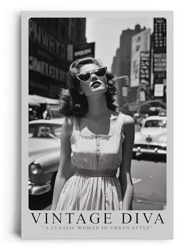 Paul Sinus Leinwandbild 60x90cm Leinwandbild Vintage Diva – Stilvolle Schwarz-Weiß-Fotografie einer glamourösen Frau in urbaner Kulisse, Retro-Ästhetik