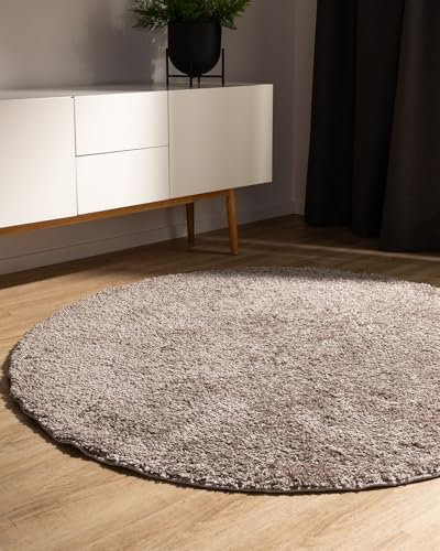 benuta Basic Hochflorteppich Teppich Wohnzimmer Sohari - Taupe 120 cm Rund - Minimalistischer Look - Weich & Waschbar - Für Schlafzimmer, Flur oder Esszimmer - Geeignet für Fußbodenheizung