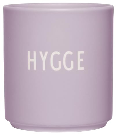 Design Letters Lieblingsbecher Lavendel HYGGE Tasse | Personalisierte Geschenke für Frauen & Männer | Geburtstag, Weihnachten, Hochzeitsgeschenk | Kaffeebecher Porzellan | Tasse mit Spruch 250 Ml
