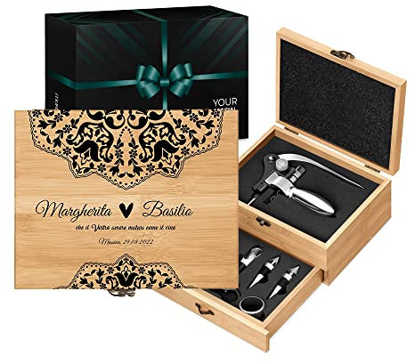 Maverton Accessori da Vino La Dedica - Kit Cavatappi da Vino Personalizzato - Scatola in Legno di bambù + 8 Pezzi di Accessori Vino - Idee Regalo per Anniversario - Motivo
