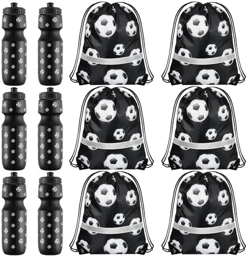 Talltalk 12 piezas de recuerdos de fiesta de fútbol, 6 bolsas de cordón de fútbol, 6 botellas de agua negras de 24 onzas, negro y blanco