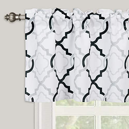Inselnwald Marokkanischer geometrischer Querbehang für Fenster in der Küche, Schlafzimmer, modernes Vierpass-Spalier, bedruckt, Stangentasche, kurze Volant-Fenstervorhänge, 132,1 x 45,7 cm, schwarz