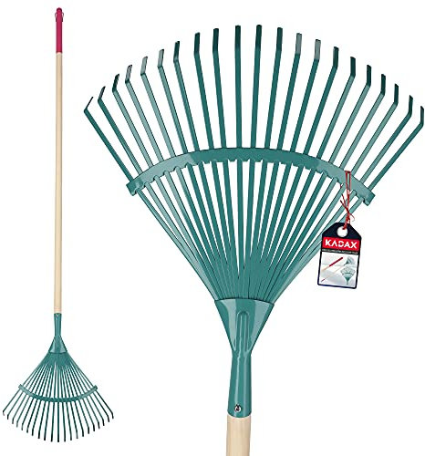 KADAX Rechen, Laubrechen für Damen, Harke mit langem Stiel aus Holz, Laubfächer für Garten, Bequeme Gartenharke, Rasen, Laubbesen, Gartengerät, Gartenwerkzeug, Laubfeger (Stahlband)