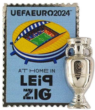 UEFA AMBALLCOM | Réplique Miniature de la Coupe Euro 2024 | Pin's hôte - Diverses Villes | 23x31mm | Carte Papier | Cadeau pour Les Fans de Football (Leipzig)