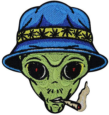 Finally Home Smoking Weed Alien Patch zum Aufbügeln | Lustige Kiffer Patches, Ufo Bügelflicken, Gras Flicken, Marihuana Aufnäher
