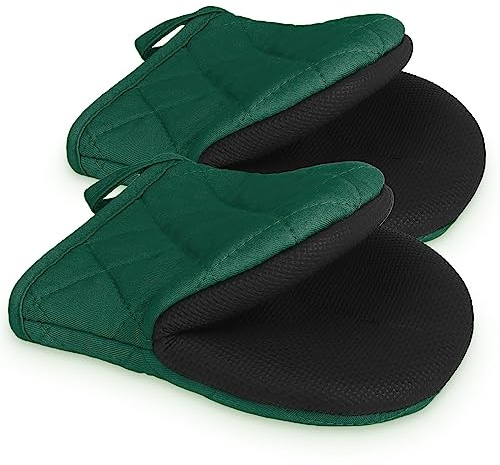 Goldmeet Mini Oven Mitts 2-Pack, 7x5.5, 500°F Silicone Grip, Army Green | Non-Slip, Heat Resistant, Machine Washable, Hanging Loop, Fits Small Hands, for Baking Grilling BBQ Cooking