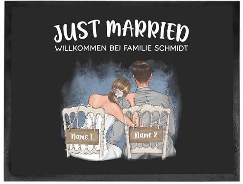 22Feels Personalisierte Fußmatte für Ehepaare & Frischvermählte – Geschenk zur Hochzeit & Einzug – Schwarz mit Brautpaar & Namen (Velour, Gummi, 35x50cm)