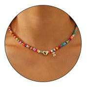 Miss Chipmunk Bunte Perlenkette für Frauen Mädchen Alphabet Choker Bohemian Halskette Gold plattiert Anhänger mit herzförmigen Metall Y2K Boho Sommer Halskette Schmuck Geschenk(S)