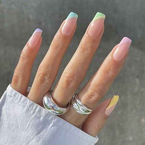 Sethexy Faux Ongles Français Carré Court Ongles a coller Arc-en-ciel Ongles Brillant 24 pièces Acrylique Ongles pour les femmes et les filles