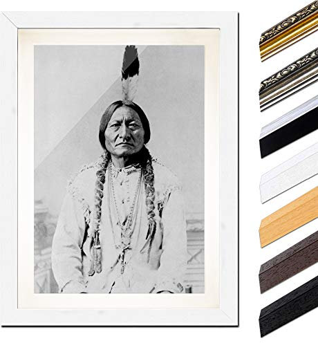 Bilderdepot24 Bild mit Rahmen - Sitting Bull - Fotografie 30x40 cm ca. A3 - Gerahmter Kunstdruck inkl. Galerie Passepartout Berühmtheiten & Zeitgeschichte - Rahmen weiß