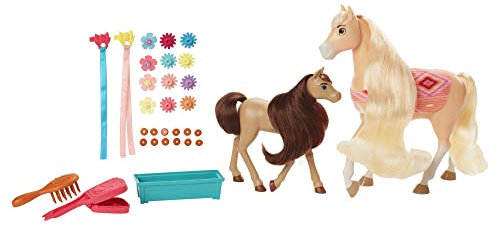 Dreamworks Spirit HCH38 - Chica Linda mit Fohlen, Pferde-Stall Spielset mit zahlreichen Zubehör-Teilen wie Haar-Accessoires, Bürste und Spiegel, Spielzeug für Kinder ab 3 Jahren