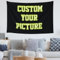Individuelle Tapisserie Upload Bilder – Personalisierter Hintergrund mit Namen und Foto, individueller Wandbehang, Individuelles Tapisserie Flaggen Poster Banner (60 * 90in Horizontal)