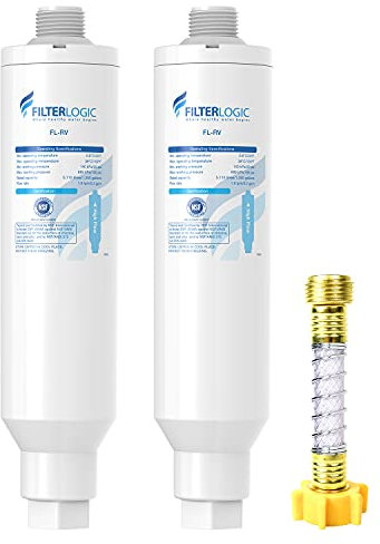 FilterLogic Filtro dell'acqua in linea per camper, certificato NSF, riduce cloro, cattivo gusto e odore, dedicato per camper, confezione da 2 filtri per bevande con 1 protezione flessibile per tubo