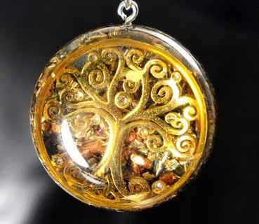 Orgonit Amulett Yggdrasil Lebensbaum Gold mit Strass I Orgonit Amulett I Schutz unterwegs gegen EMF, 5G, HAARP, Funkstrahlung I echte Orgonenergie für mehr Harmonie I Gesundheit