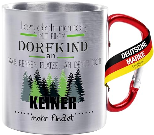 CreaLuxe Edelstahltasse mit Karabiner - Leg dich niemals mit einem Dorfkind an - wir kennen Plätze - 330ml, Tasse bedruckt, Kaffeetasse, Bürotasse, Metalltasse mit Name
