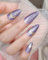 OXDOHUE 24 piezas de uñas postizas moradas estilo blanqueador de otoño e invierno con pegamento, uñas postizas nobles adecuadas para bodas y cumpleaños