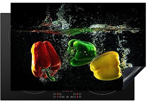 KitchenYeah© Herdabdeckplatte Einteilig Induktionsmatte Küche Abdeckung Ceranfeld Herd Abdeckplatte Deko Vinyl Matte Aufrollbar Paprika - Gemüse - Wasser - Schwarz - Rot - Grün - Gelb - 80x52 cm
