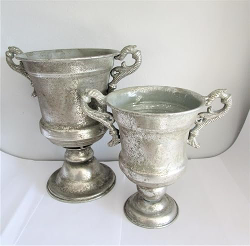 2 Pokale Pokal Zink Übertopf 18 cm und 22,5 cm hoch Blumenübertopf Metall Gartendeko silbern Antiklook Vintage