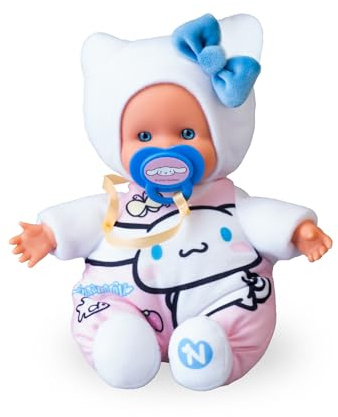 Nenuco Cute Cinnamaroll, Mini Baby Puppen von 15 cm, Weicher Körper und Kleid mit einem Design der Hello Kitty Charaktere, Personalisiertes Schnuller, Sammle die Modelle, Famosa (NFNC2400)