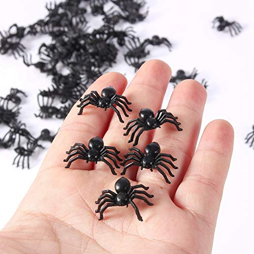 Spinnen Deko, 50 Stück Plastik Spinnen, Plastikspinne Klein, Gruselige Halloween Spinnen, 2cm Winzige Spinne, Realistische Gefälschte Spinnenkäfer, Schwarze Kunststoffspinnen, Party Spinnen Deko Torte