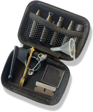 Vorratsbehälter Case mit 4x Aluminium Bullet Dosierer,1x Glas Aufbewahrungsbox, 1x Alu Beil, 1x Löffel, 1x Anhänger Löffel 1x Mini Glasplatte, 1x Rasierklinge & Minitrichter für Schnupftabak (SCHWARZ)