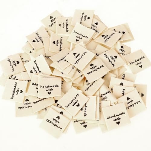 Mozeat Lens 100 Stück Stoffetiketten Handmade Label zum Annähen Beige Handarbeit Etiketten Tags Textiletiketten Kleideretiketten Handmade with Love DIY Näharbeit Deko für Schals Dekor Hut
