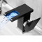 Robinet cascade LED lumineux à changement de couleur pour lavabo de salle de bain, cuivre, trois couleurs différentes, poignée unique (noir)