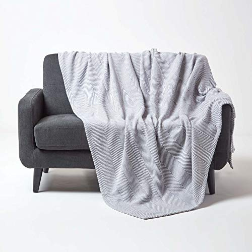 HOMESCAPES Grey Throw 100% Cotton 225 x 255 cm Cosy Throw for Sofa or Bed “Halden” Chevron Blanket Herringbone Geometric Pattern Bedspread