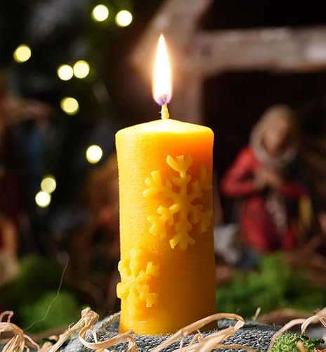 tea4chill Bienenwachskerze aus 100% Bienenwachs, Honigkerze, Kerze 6 x 10cm Stumpen, Schneeflocken, Geschenk für Weihnachten, lange Brenndauer, Adventkranz Kerze, Stabkerze, handgefertigt