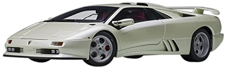 AUTOart Lamborghini Diablo SE30 JOTA weiß metallic Modellauto 1:18