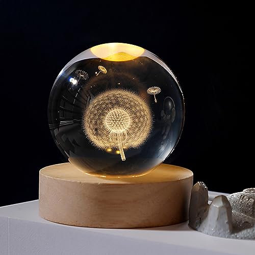 Weihnachtsdeko 3D Kristallkugel mit LED-Licht, Schneekugel Nachtlicht Weihnachten deko mit Holzsockel, USB Lasergeätzte Kugel Lampe, Weihnachts Glaskugel Deko für Zuhause Geschenk (D x 8 cm)