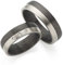 123traumringe Eheringe in Carbon & Titan I Partnerringe mit 3 Zirkonia & Etui I Gravierbare Eheringe mit Ringgröße 50-70 mm I Hochwertige Verlobungsringe in 6 mm Breite & 2,4 mm Stärke I S67A