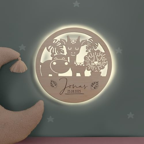hellomini Personalisierbares LED-Nachtlicht mit Name für Kinder & Babys | Holz-Wandlampe | Schlummerlicht mit Motivwahl – Geschenk zur Geburt & Taufe (Samuel die Savanne)