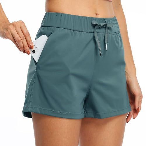 WILLIT Damen Shorts Sporthose Kurz Laufhose Sommer Shorts Leichte Wanderhose Schnelltrocknend Kurze Hose Fitness Sport Yoga Lounge Laufen mit Taschen 2.5 Grüner See M