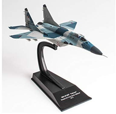 OPO 10 Militärisches Kampfflugzeug 1/100 MIG 29 SMT Fulcrum Russische Luftwaffe 2012 (CP02A)